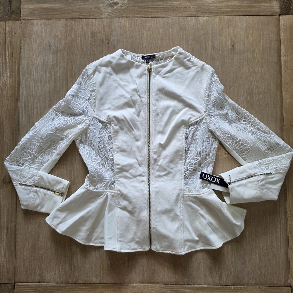 NWT XOXO White Lace Peplum Jacket Gold Zip Long Sleeve Women’s XL